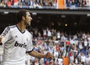 熊猫体育中国App-范弗利特狂飙引领深圳队完胜鹈鹕，诠释团队篮球与个人英雄主义的完美融合