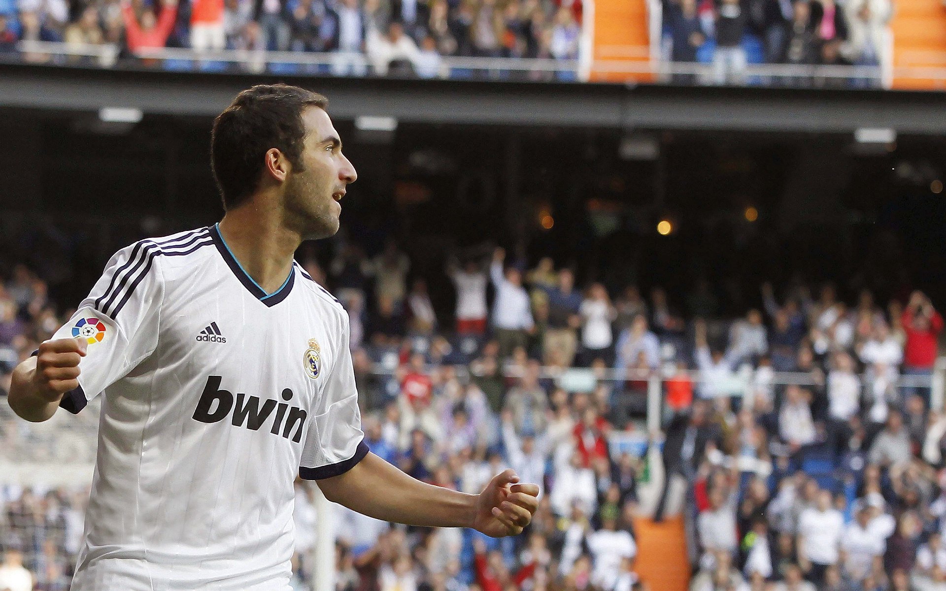 意甲焦点战之夜，保罗关键进球定乾坤，一球改写争冠格局